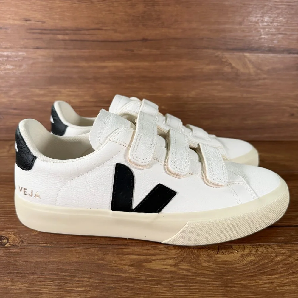 VEJA RECIFE Leather Sneakers Women’s Size 9 Low Top Shoes